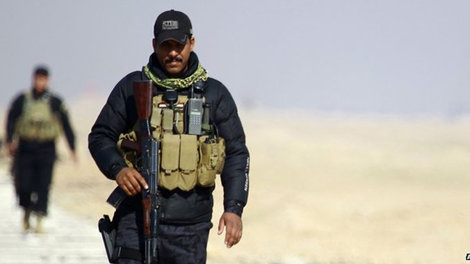 Lực lượng an ninh Iraq đấu tranh giành quyền kiểm soát lãnh thổ từ tay IS. Ảnh: BBC