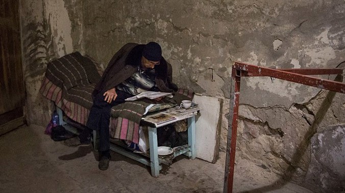 Tận thấy cuộc sống dưới hầm trú ẩn của người dân Donetsk