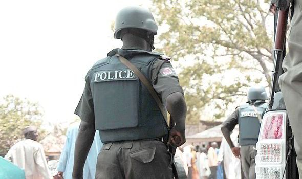 Cảnh sát có mặt tại khu chợ Bauchi. Ảnh: Express