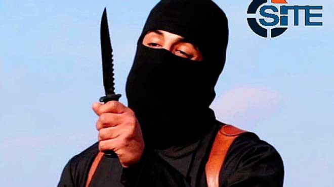 Đao phủ IS trong một video hành quyết con tin. Ảnh: Telegraph