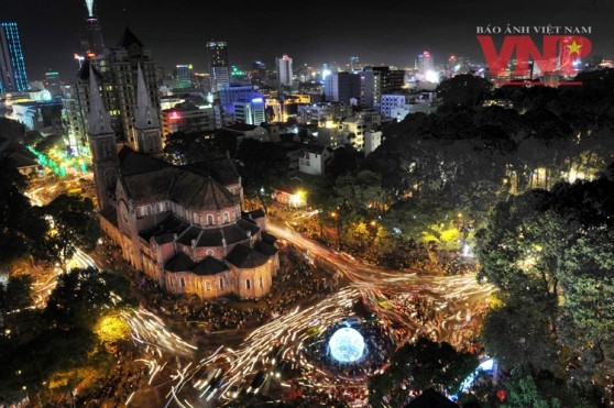 Thành phố Hồ Chí Minh lung linh sắc màu