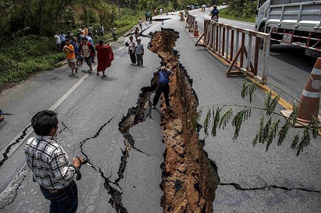 Động đất kinh hoàng ở Nepal, hàng ngàn người chết