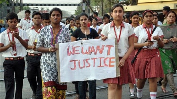 Biểu tình chống hiếp dâm tại Ấn Độ. Ảnh: Newindia Express.