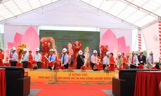 Dự án nhà máy Tôn Hoa Sen Nghệ An tại Hoàng Mai dự kiến sẽ cho sản phẩm đầu tiên vào tháng 3/2016. 