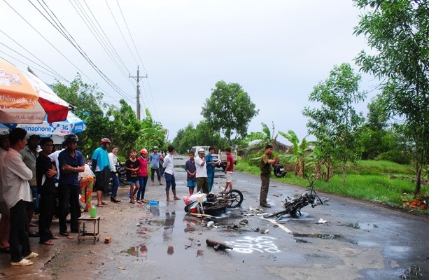 Hiện trường vụ tai nạn tại ấp 1, xã Khánh An (U Minh). 