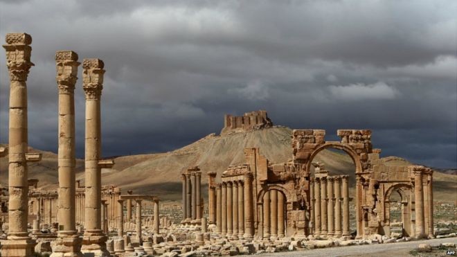 Thành cổ Palmyra là một trong những công trình lịch sử quan trọng nhất ở Trung Đông. Ảnh: BBC