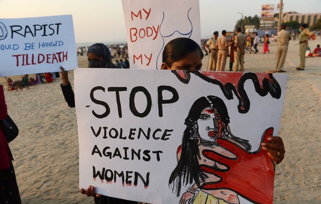 Biểu tình ngăn chặn tấn công tình dục phụ nữ ở Ấn Độ. 