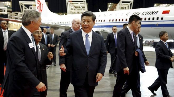 Chủ tịch Trung Quốc Tập Cận Bình thăm nhà máy chế tạo chính của Boeing tại Washington hôm 23/9.