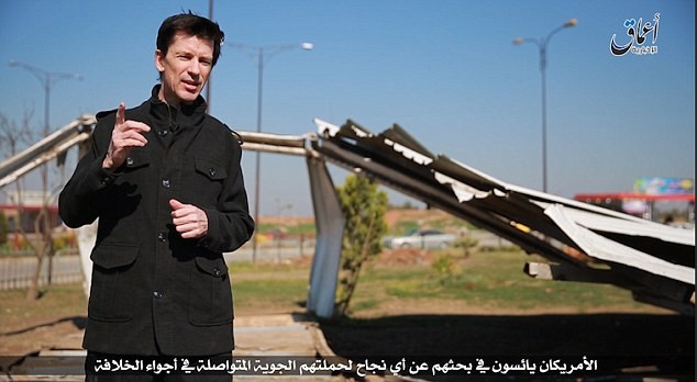 Con tin người Anh John Cantlie bị IS bắt giữ. Ảnh: Dailymail.