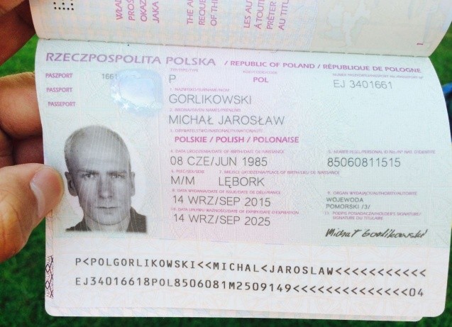 Hộ chiếu của nạn nhân được tìm thấy. Ảnh: Jakarta Post