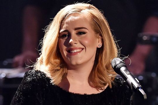 Nữ ca sỹ Adele. 