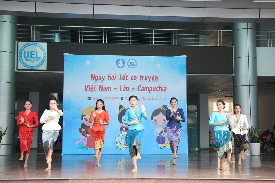 Đặc sắc ngày hội Tết cổ truyền Việt Nam - Lào - Campuchia