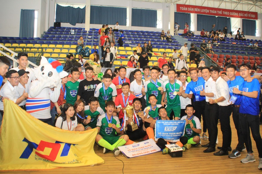 Cận cảnh sinh viên đại học Tôn Đức Thắng vô địch giải Futsal