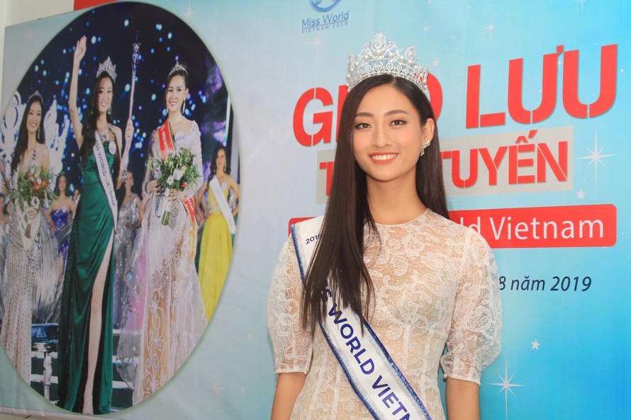 Hoa hậu Thùy Linh chia sẻ ngày bị kẹp tay vào cửa ô tô đáng nhớ ở Miss World VN