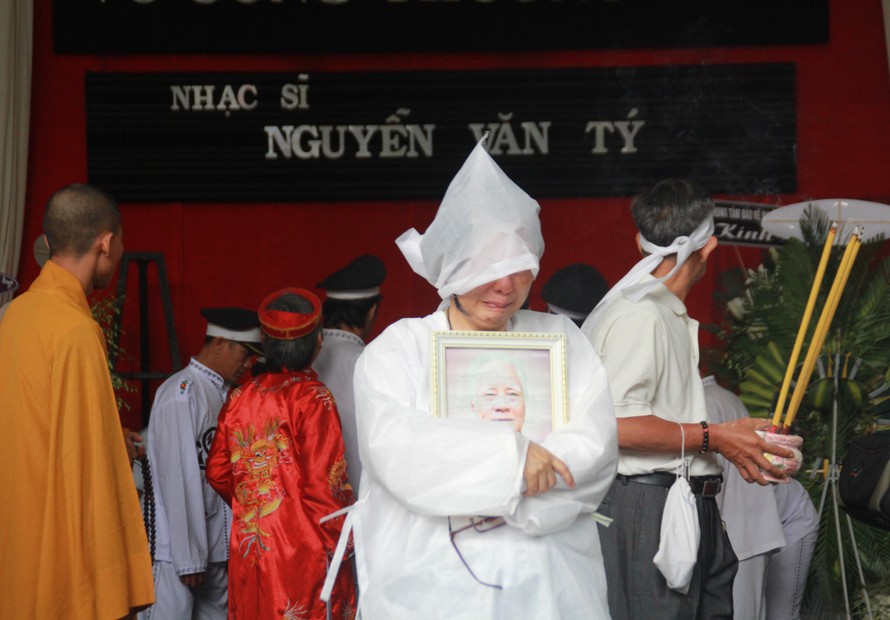 Gia đình, đồng nghiệp tiễn đưa nhạc sỹ Nguyễn Văn Tý về cõi vĩnh hằng 