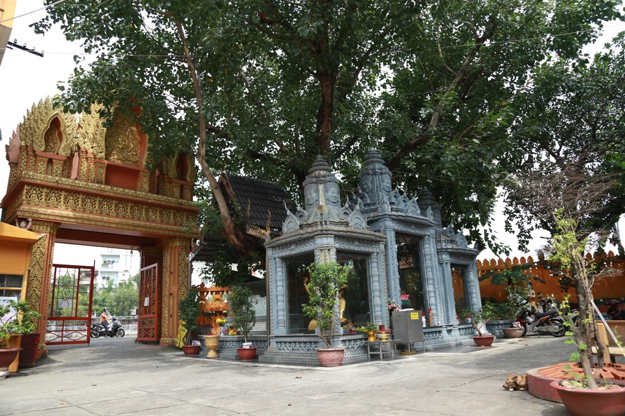 Vẻ đẹp cổ kính của ngôi chùa Khmer giữa lòng Sài Gòn