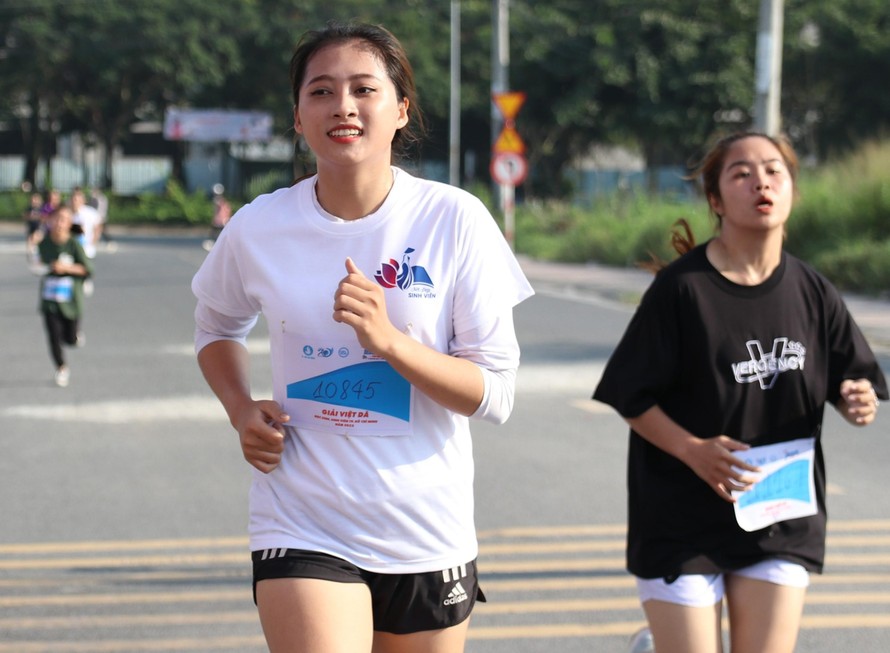 Hơn 2.800 sinh viên TPHCM tham gia chạy Việt dã chào mừng đại hội Đoàn
