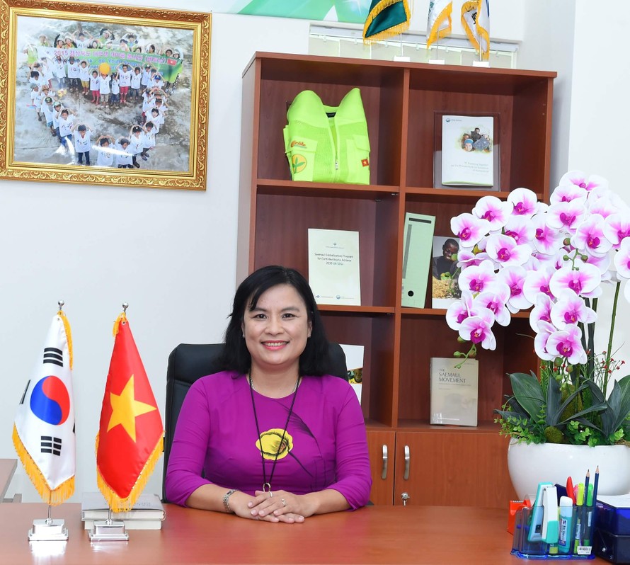 PGS.TS Ngô Thị Phương Lan (44 tuổi, quê Long An) vừa được bổ nhiệm hiệu trưởng trường ĐH KHXH&NV TPHCM trở thành nữ Hiệu trưởng đầu tiên của trường