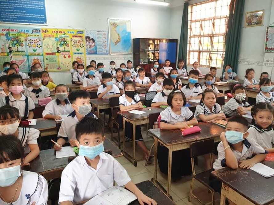 Học sinh Trường tiểu học Lê Văn Thọ, quận 12, ngôi trường có đông học sinh nhất TPHCM tựu trường ngày 1/9