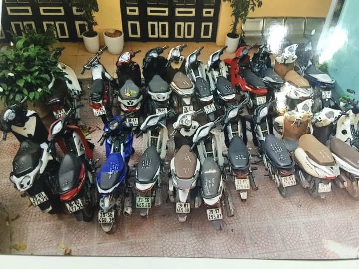 Triệt phá đường dây trộm cắp hàng trăm xe máy ở Hà Nội