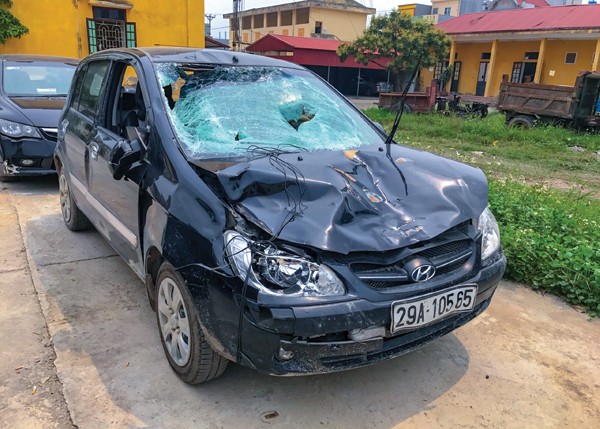 Chiếc ô tô gây tai nạn khiến 3 học sinh thương vong