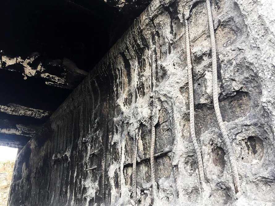 Cầu trơ lõi thép sau vụ cháy xe bồn trên cao tốc Nội Bài - Lào Cai