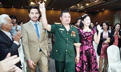 Bị can Lê Xuân Giang (giữa ảnh).