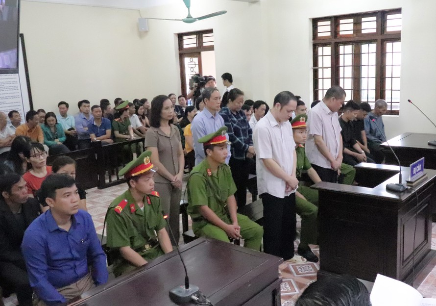 Trong phiên tòa ngày 18/10, Viện kiểm sát công bố nhiều tin nhắn của bà Nguyễn Thị Nga nhờ bị cáo Triệu Thị Chính giúp đỡ cháu trong kỳ thi 2018. 