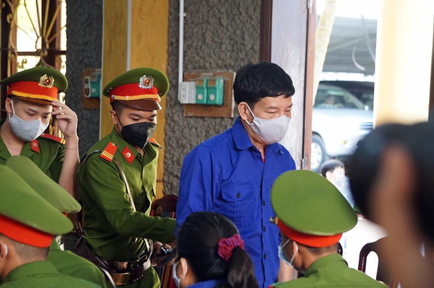 Cận cảnh phiên xét xử 12 bị cáo trong vụ gian lận điểm thi ở Sơn La