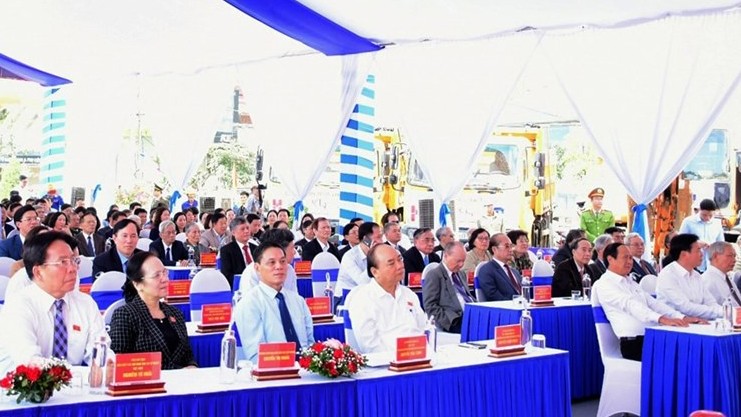 Thủ tướng Nguyễn Xuân Phúc dự lễ khởi công dự án cải tạo đường tỉnh 359 tại huyện Thủy Nguyên, TP Hải Phòng sáng 21/11.