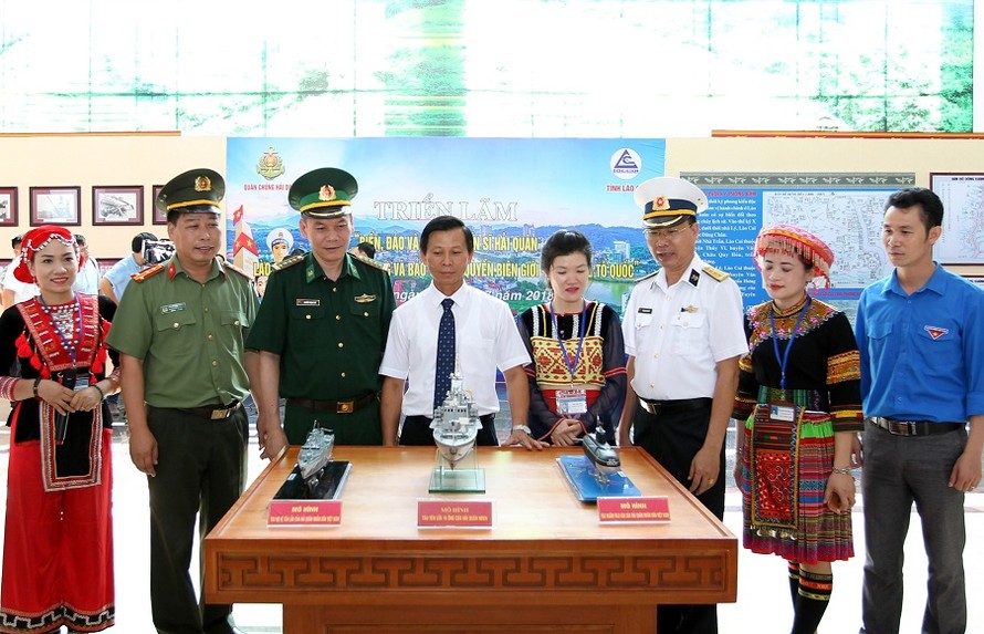 Triển lãm 'Biển, đảo và người chiến sĩ hải quân'