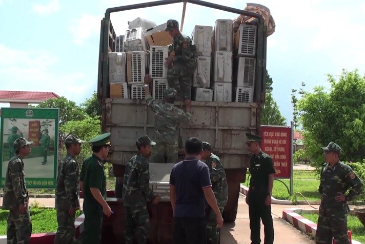 Bắt lô hàng điện tử 'khủng' nhập lậu vào Việt Nam