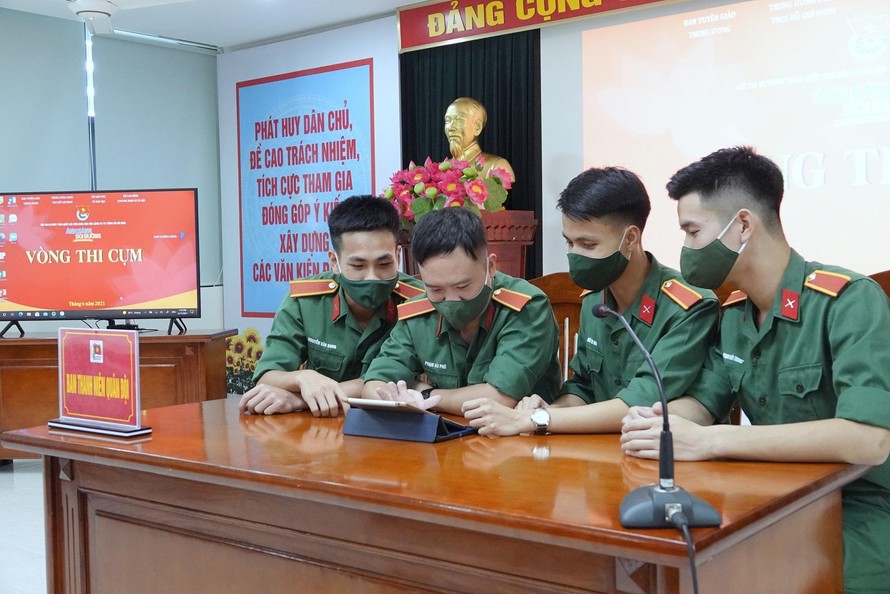 Đội tuyển Thanh niên Quân đội tham gia vòng thi cụm, chiều 17/6. Ảnh: Nguyễn Minh