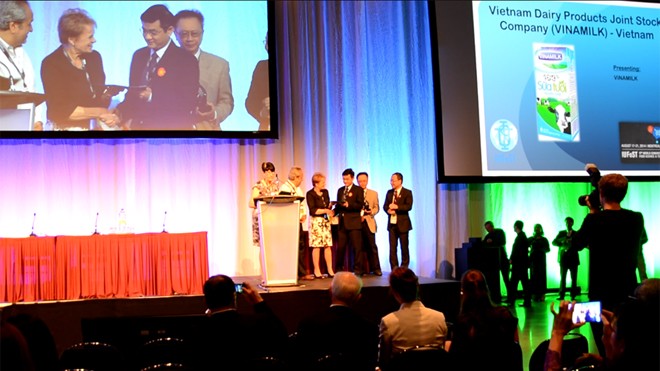 Trong tất cả đề cử tranh giải từ các nước trên thế giới, chỉ duy nhất Vinamilk đến từ Việt Nam là doanh nghiệp thuộc ngành sữa đoạt Giải thưởng Công nghiệp Thực phẩm toàn cầu IUFoST 2014 tại Montreal, Canada