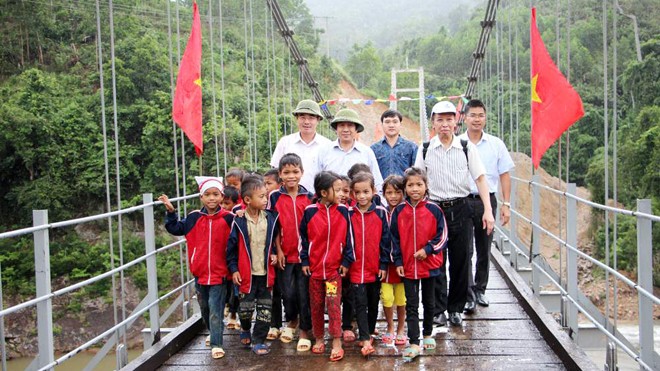Quỹ Trái tim nhân hậu đến với học sinh nghèo Quảng Bình