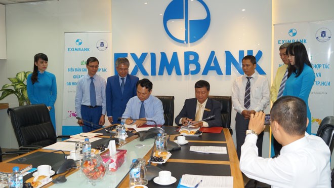 Eximbank ký kết thỏa thuận hợp tác với trường đại học ngân hang Tp.hcm 