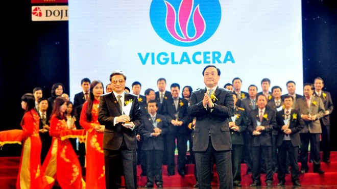 Phó thủ tướng Hoàng Trung Hải trao giải thưởng “Thương hiệu quốc gia” cho đại diện Tổng công ty Viglacera – CTCP