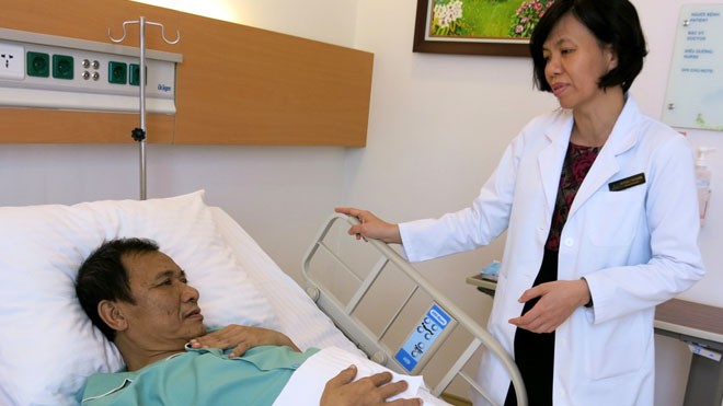 Bác Mai Thanh Hải được chăm sóc sau khi ghép tế bào gốc để đem lại hiệu quả cao nhất.