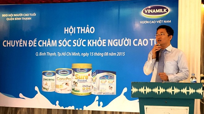 Ông Mai Thanh Việt – Giám đốc Marketing ngành hàng sữa bột, Vinamilk chia sẻ với người tiêu dùng những thông tin về công ty