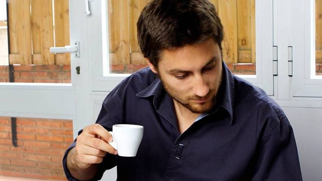 Uống cà phê giúp giảm nguy cơ mắc bệnh gút ở nam giới tuổi trung niên