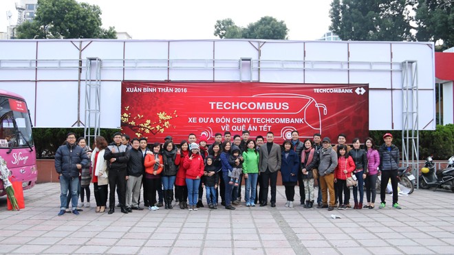Techcombank tiếp tục chương trình Techcombus - đưa đón CBNV về quê đón Tết
