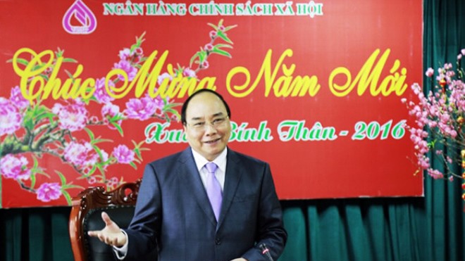 Phó Thủ tướng Chính phủ Nguyễn Xuân Phúc thăm và chúc Tết NHCSXH