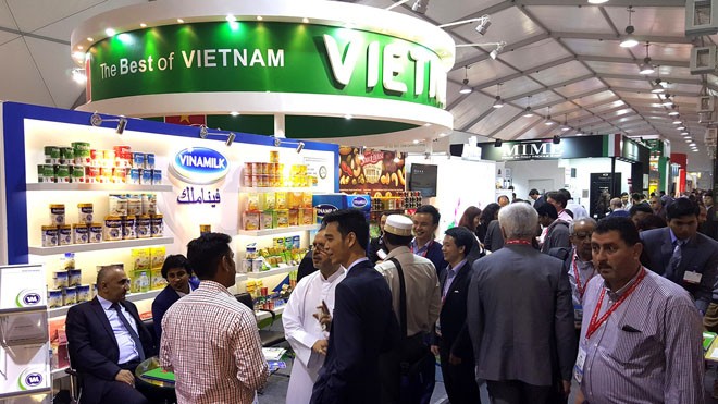 Gian hàng Vinamilk thu hút được sự quan tâm rất lớn từ các khách hàng và đối tác tại Gulfood. Ngay ngày đầu tiên tham gia Hội chợ này, Vinamilk đã ký kết được Hợp đồng xuất khẩu sản phẩm sữa bột cho trẻ em trị giá 12,5 triệu USD. 