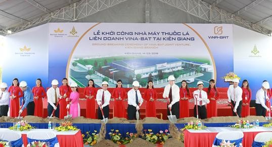 Nhà máy liên doanh VINA-BAT tại Kiên Giang sẽ góp phần thực hiện mục tiêu ngăn ngừa và giảm thiểu việc tiêu thụ thuốc lá điếu nhập lậu kém chất lượng. Ảnh: Việt Dũng