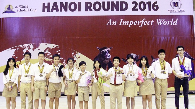 Học sinh Trung học Vinschool lọt vào vòng quốc tế cuộc thi toàn cầu The World Scholar's Cup tại Thái Lan. Xoay quanh chủ đề "Một thế giới không hoàn hảo", các em học sinh đã tham gia nhiều vòng thi thể hiện kiến thức ở nhiều lĩnh vực khác nhau, từ tư pháp