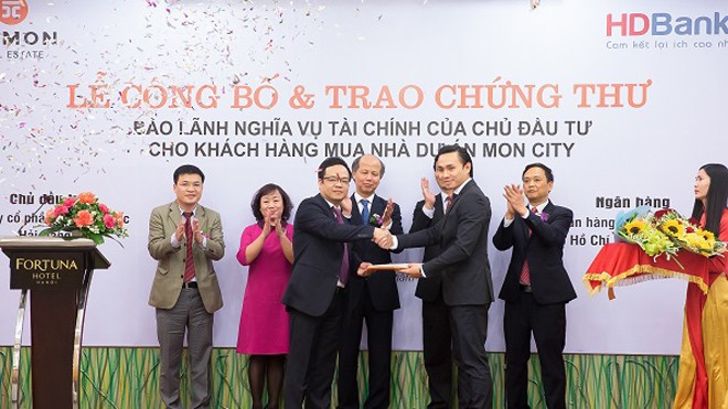 Ông Phan Thanh Điệp – CEO Phú Tài Land đứng đầu bên trái