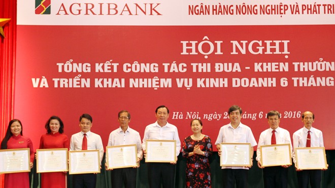 Agribank tổng kết công tác thi đua khen thưởng năm 2015 