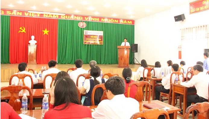 Ông Nguyễn Huy Trinh – Giám đốc Agribank Đồng Nai phát biểu chỉ đạo tại hội nghị sơ kết 6 tháng Agribank Cẩm Mỹ.