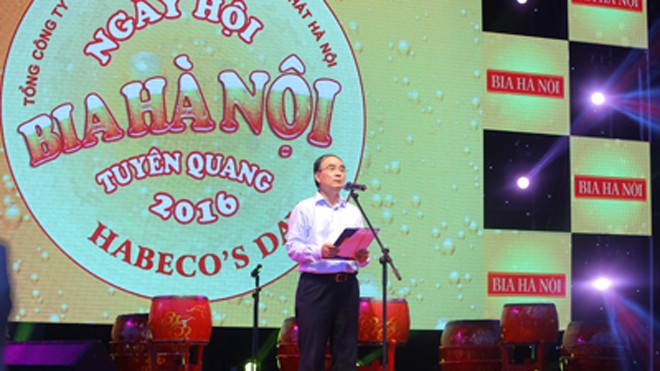 Hàng chục ngàn du khách kéo về Tuyên Quang tham dự Ngày hội Bia Hà Nội 