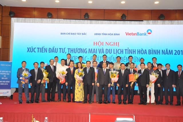 Thủ tướng Nguyễn Xuân Phúc dự Hội nghị Xúc tiến đầu tư tỉnh Hòa Bình